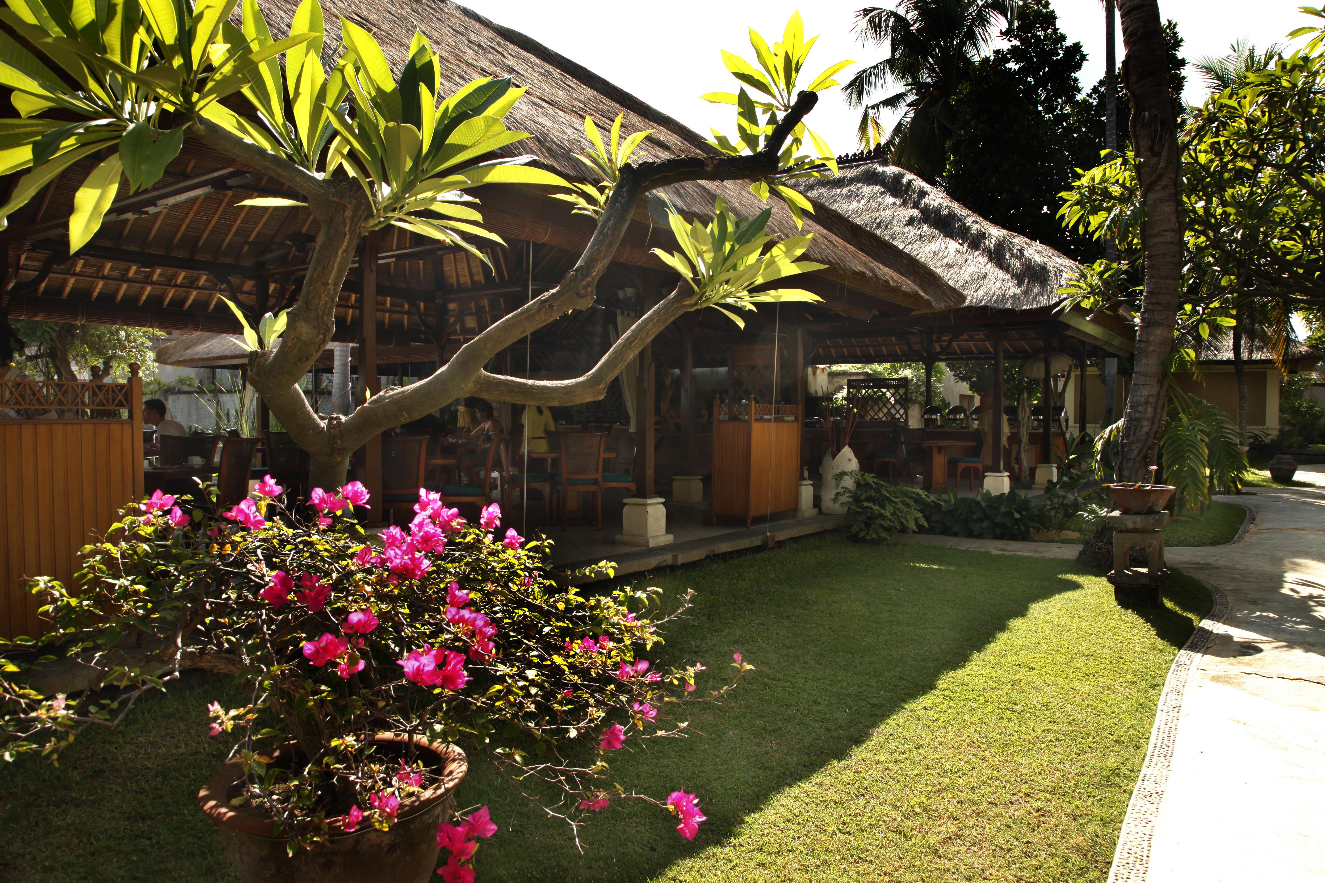 Hotel Puri Bagus Lovina Exterior foto