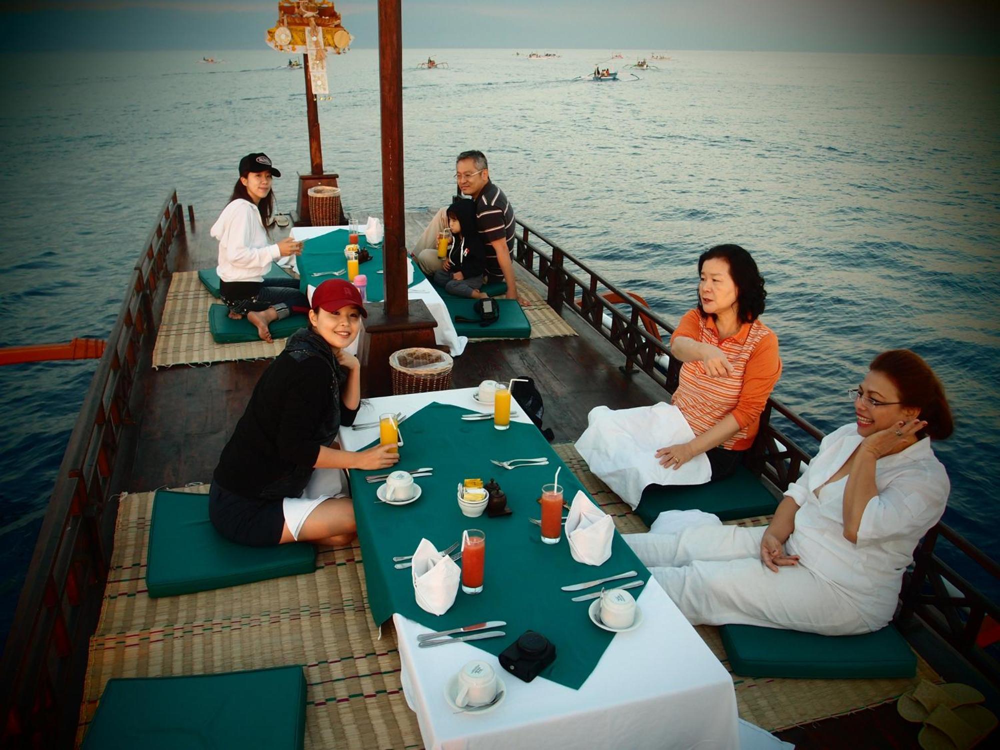 Hotel Puri Bagus Lovina Exterior foto